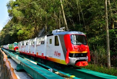 這家企業(yè),以前造高鐵,現(xiàn)在竟&ldquo;降維打擊&rdquo;玩轉(zhuǎn)景區(qū)&ldquo;小火車(chē)&rdquo;